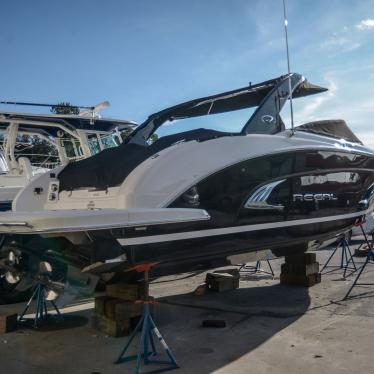 2015 Regal 3200 bow rider