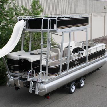 2015 Tahoe 24 ft funship