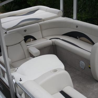 2015 Tahoe 24 ft funship