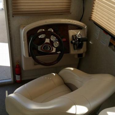 2008 Sun Tracker party cruiser 32