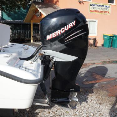 2006 Boston Whaler 220 dauntless