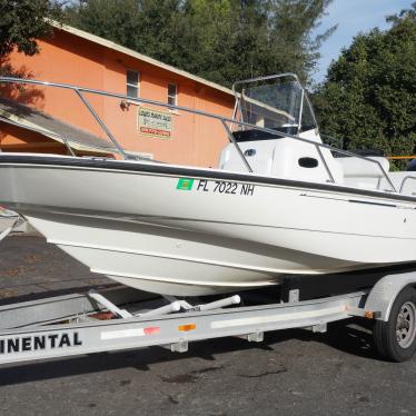 2006 Boston Whaler 220 dauntless