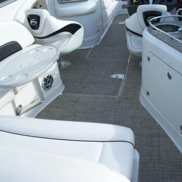 2011 Crownline e6