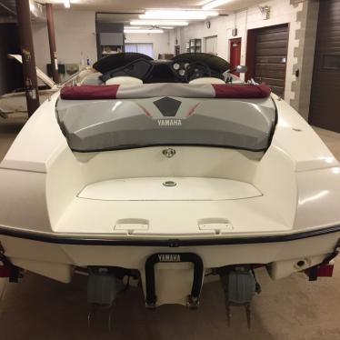 2000 Yamaha xr 1800 (310hp) 60 plus mph, ski / jet boat, like new condition