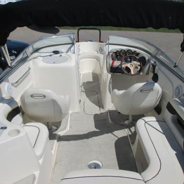 2001 Rinker 232 br