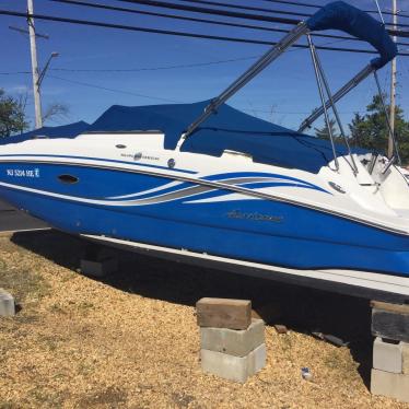 2012 Hurricane 2400 sun deck