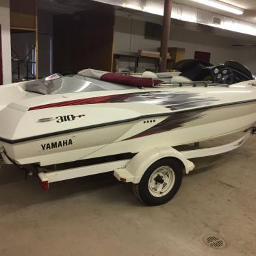 2000 Yamaha xr 1800 (310hp) 60 plus mph, ski / jet boat, like new condition