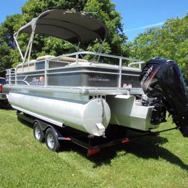 2016 Sun Tracker fishing barge tritoon, trolling motor