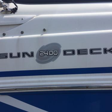 2012 Hurricane 2400 sun deck