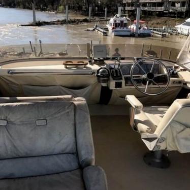 1982 Bayliner explorer flybridge 3270