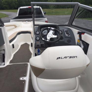 2012 Larson lx 2150