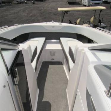 2014 Regal 24 fasdeck