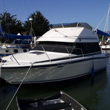 1985 Bayliner 2850 contessa command bridge