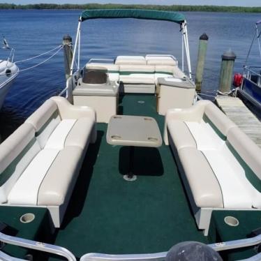 1999 Sun Tracker party barge 25 signature series