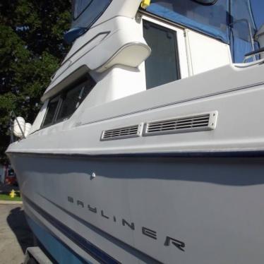 2006 Bayliner 288 command bridge cruiser