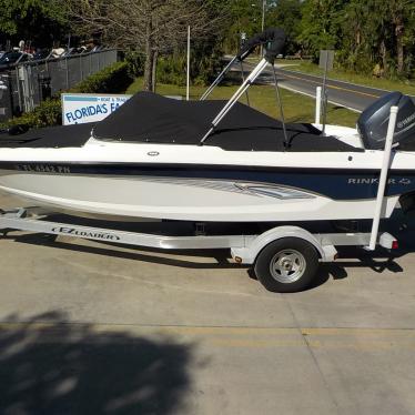 2013 Rinker 186 fish and ski