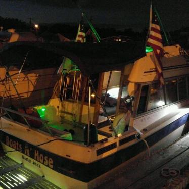 1984 Bayliner 2855 contessa flybridge