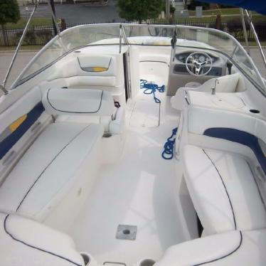 2004 Bayliner 249