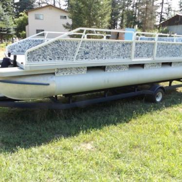 1987 Sun Tracker pontoon