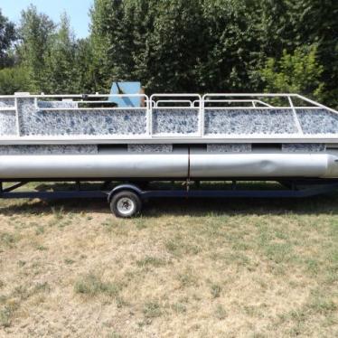 1987 Sun Tracker pontoon