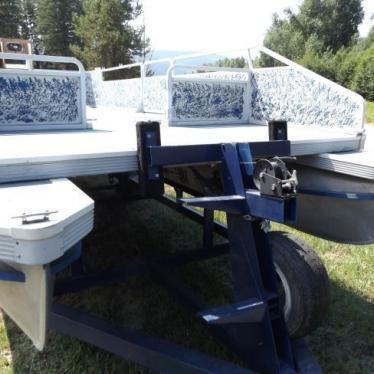 1987 Sun Tracker pontoon