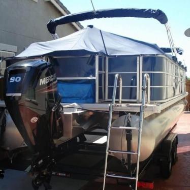 2015 Sylvan 8522 mirage