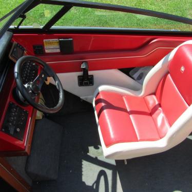 1990 Stingray maxum