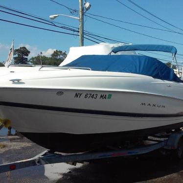 2004 Maxum 2400 sc