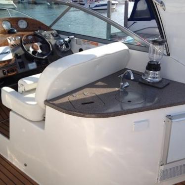 2009 Rinker 320 express cruiser