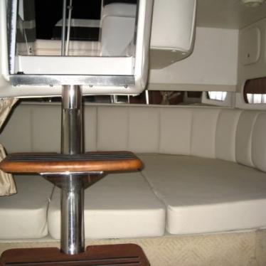 2009 Rinker 320 express cruiser