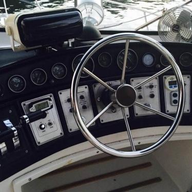 1986 Carver 3297 mariner