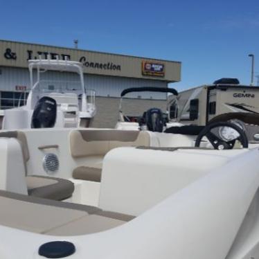 2016 Bayliner element 160