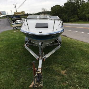 1989 Bayliner capri 1952 cuddy