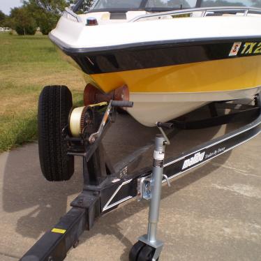 2003 Malibu wakesetter ski boat