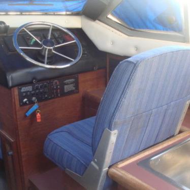 1987 Bayliner 2560 trophy convertible