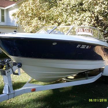 2005 Bayliner 21.5 speed ski tubing runabout