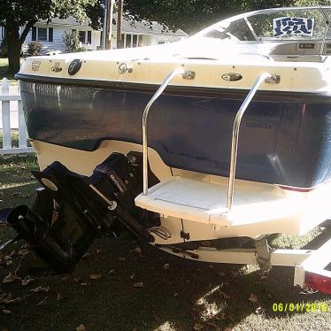 2005 Bayliner 21.5 speed ski tubing runabout