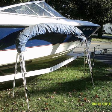 2005 Bayliner 21.5 speed ski tubing runabout