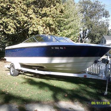 2005 Bayliner 21.5 speed ski tubing runabout