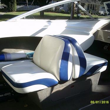 2005 Bayliner 21.5 speed ski tubing runabout