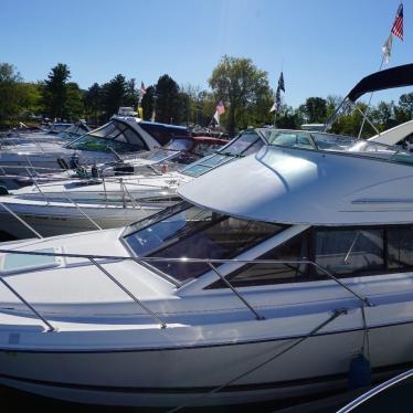 2002 Bayliner 2858 command bridge