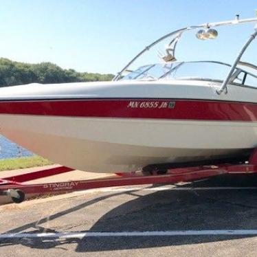 2002 Stingray 230 lx bowrider