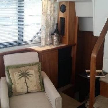 1993 Carver 350 aft cabin