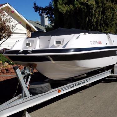 2001 Donzi z23 deck boat