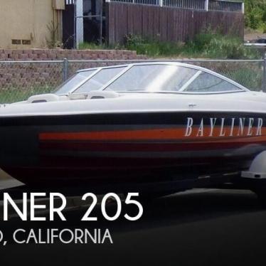 2003 Bayliner 205