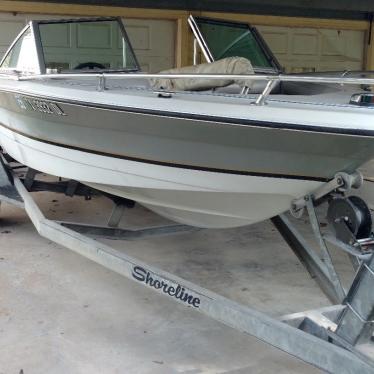 1985 Rinker inboard outboard ski and fishing