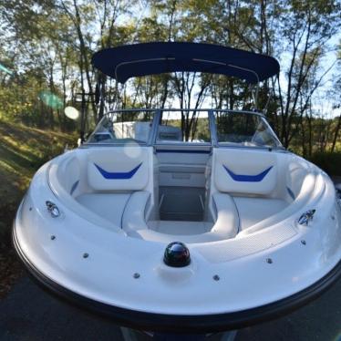 2006 Bayliner 205