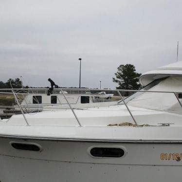 1988 Carver 3807 aft cabin