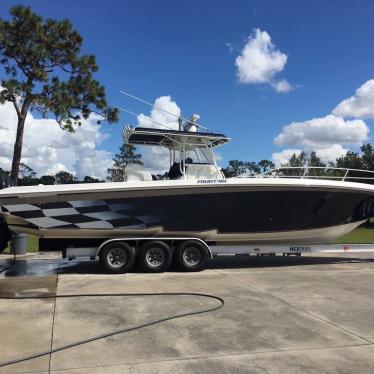 2006 Fountain 38’te center console