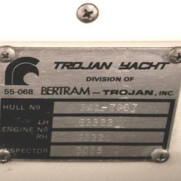 1987 Trojan 10 meter sedan